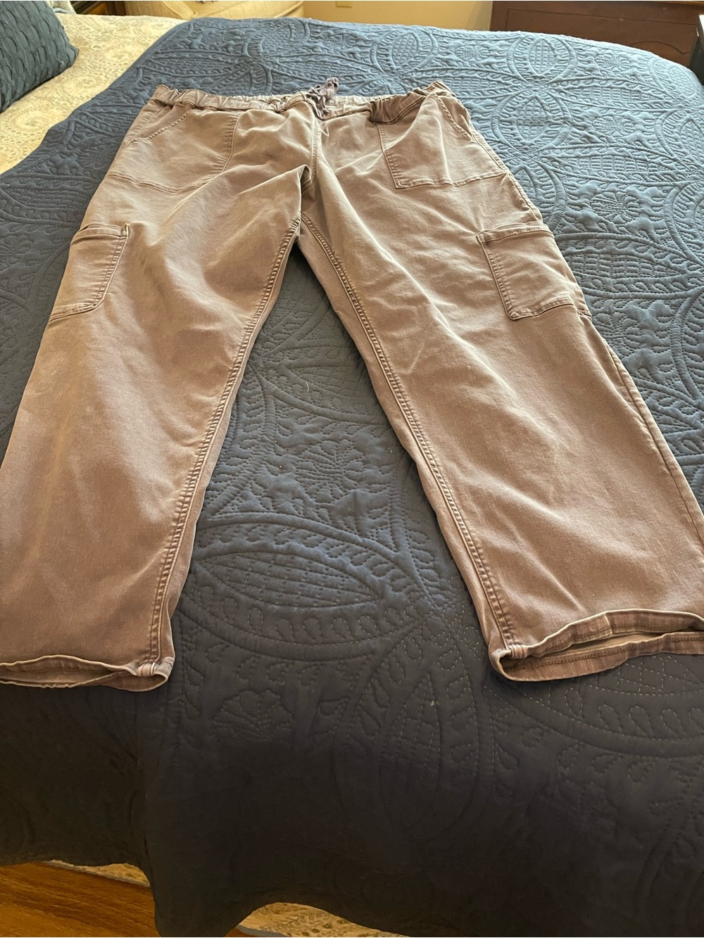 Women’s Casual Cargo Pants in gray Comfortable Everyday Wear